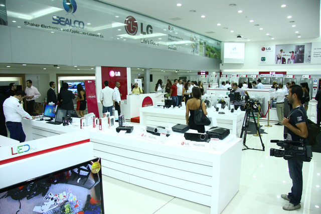 Opening of the largest LG brand shop